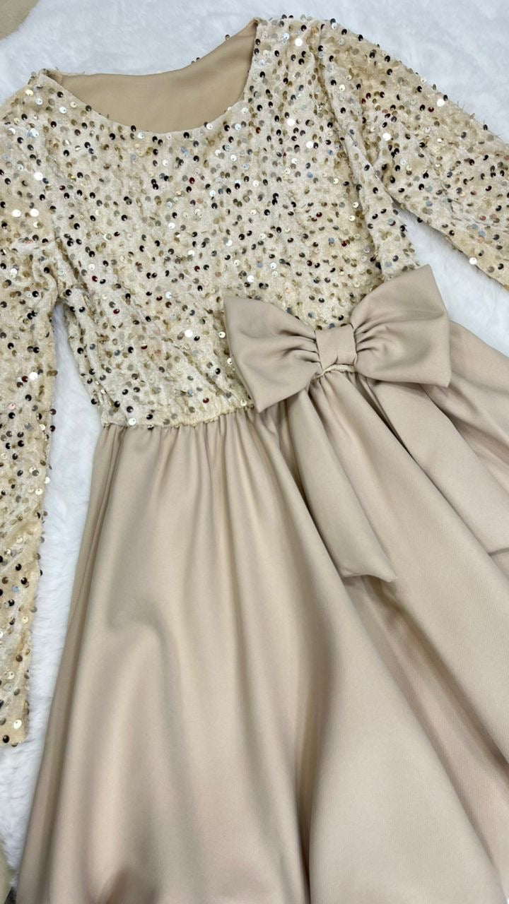 ✨ Robe enfant élégante – Dentelle & nœud couture