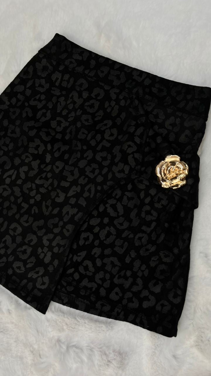Jupe Noire – Bouton Doré ✨🖤