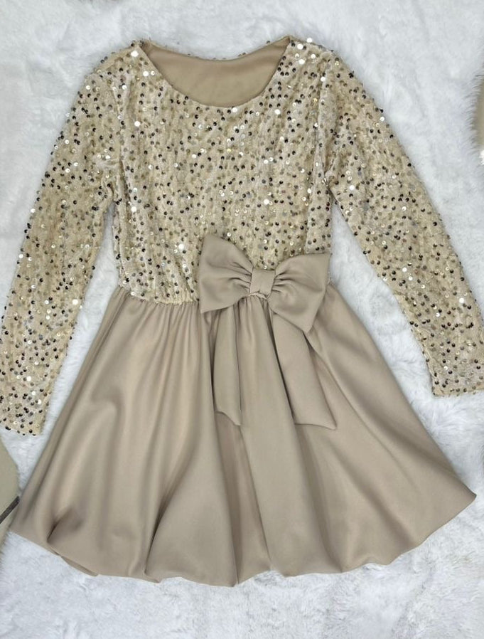 ✨ Robe enfant élégante – Dentelle & nœud couture