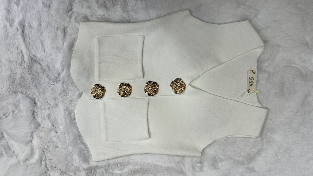 Gilet blanc - bouton doré