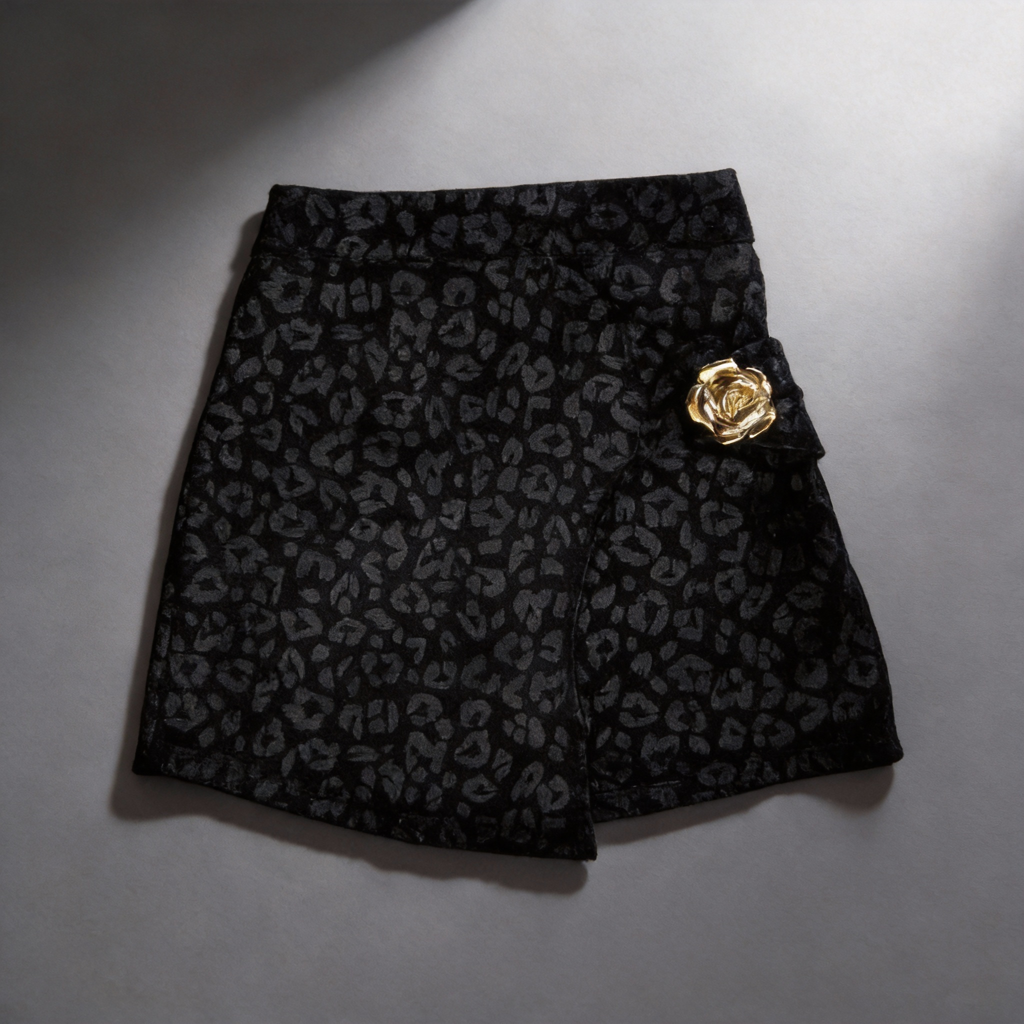 Jupe Noire – Bouton Doré ✨🖤